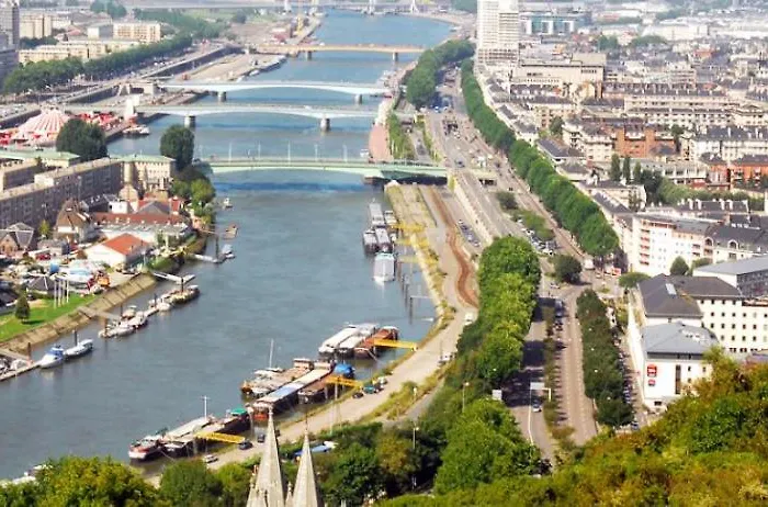 Grand Free Parking Prive Gratuit Daire Rouen